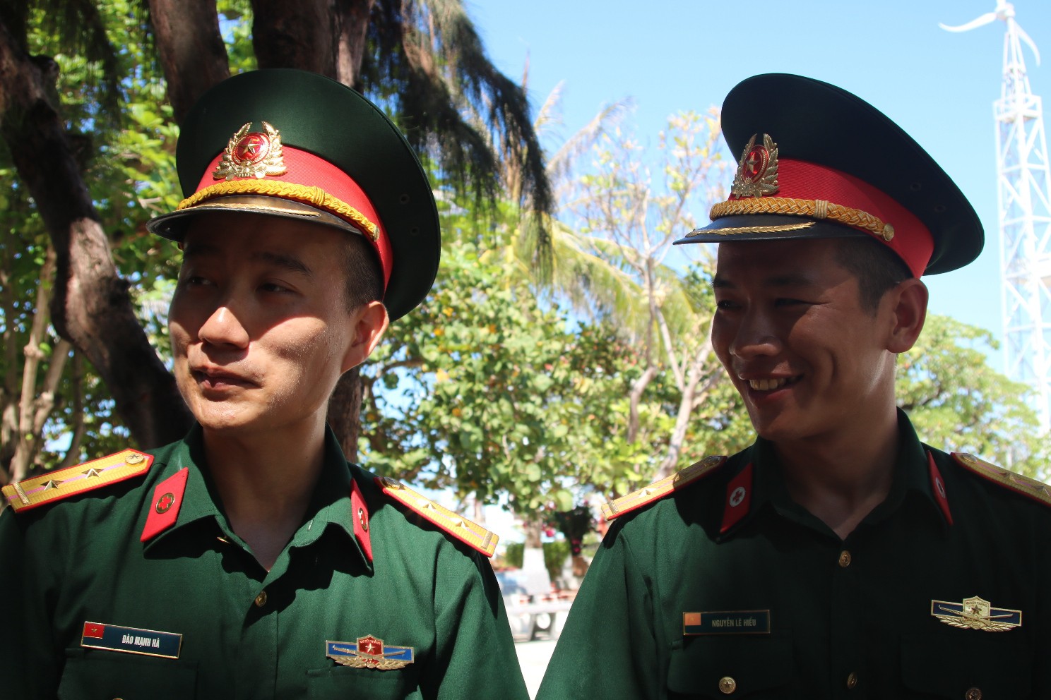Đặc biệt lễ chào cờ ở Trường Sa của Việt kiều từ khắp nơi trên thế giới - Ảnh 8.