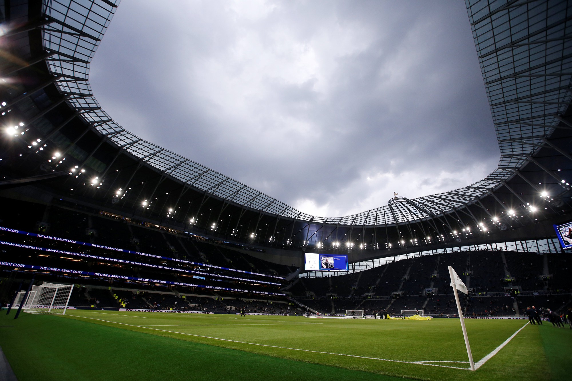 Cận cảnh sân mới trị giá hơn 1 tỉ bảng Anh của Tottenham - Ảnh 8.
