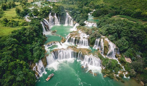 14 thác nước đẹp nhất thế giới, có 2 địa danh của Việt Nam - Ảnh 1.