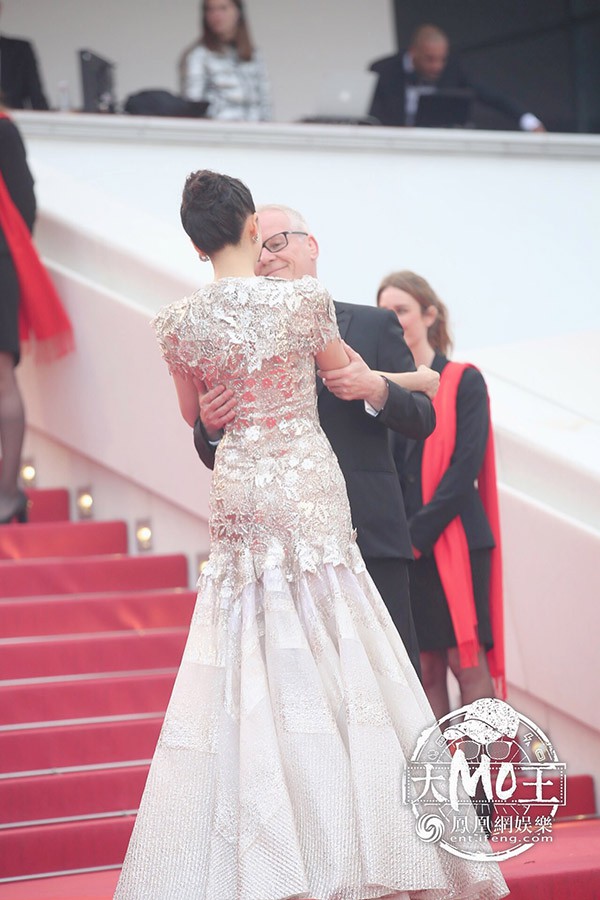 Chương Tử Di cuốn hút trên thảm đỏ Cannes 2019 - Ảnh 5.