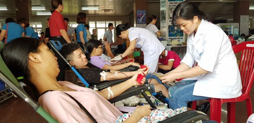 Ninh Bình: Ngày hội hiến máu tình nguyện - Ảnh 1.