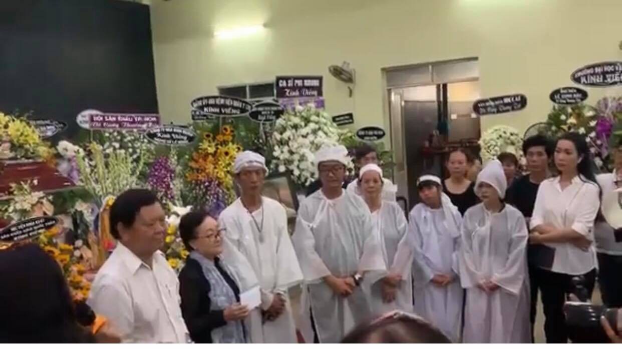 Đồng nghiệp và khán giả tiếc thương nghệ sĩ Lê Bình - Ảnh 3. Đồng nghiệp và khán giả tiếc thương nghệ sĩ Lê Bình - Ảnh 3.