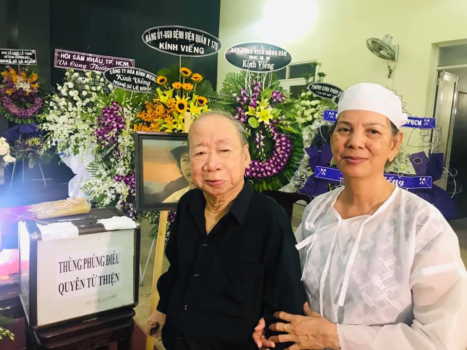 Đồng nghiệp và khán giả tiếc thương nghệ sĩ Lê Bình - Ảnh 2. Đồng nghiệp và khán giả tiếc thương nghệ sĩ Lê Bình - Ảnh 2.