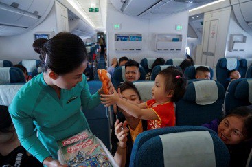 Nhiều cơ hội nhận quà Vietnam Airlines ngày 1-6 - Ảnh 1.