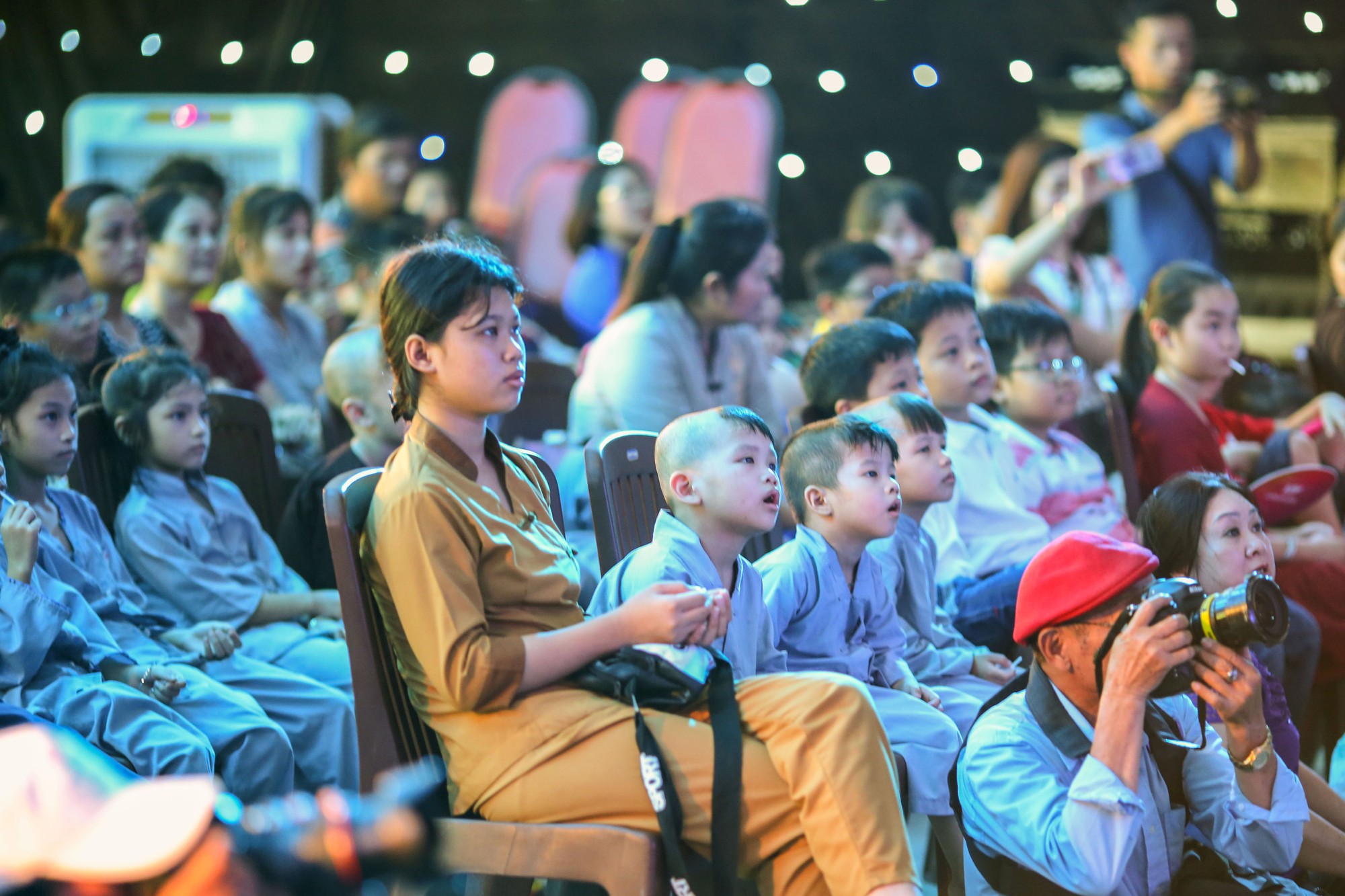 Mãn nhãn với màn trình diễn 3 kỷ lục thế giới của vua bong bóng Fan Yang - Ảnh 3.