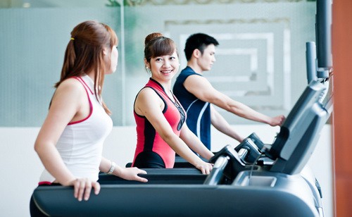 Phụ nữ tập gym có tốt không? - Ảnh 2.