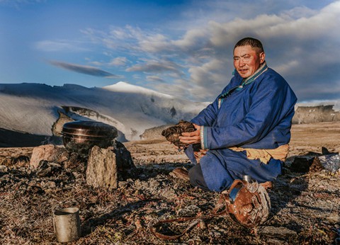 Cuộc sống dưới cánh đại bàng của người dân Mông Cổ - Ảnh 10.