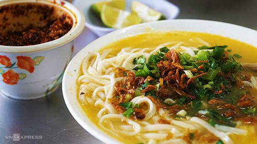 Cháo canh - đặc sản khiến thực khách lầm tưởng ở xứ Nghệ - Ảnh 1.