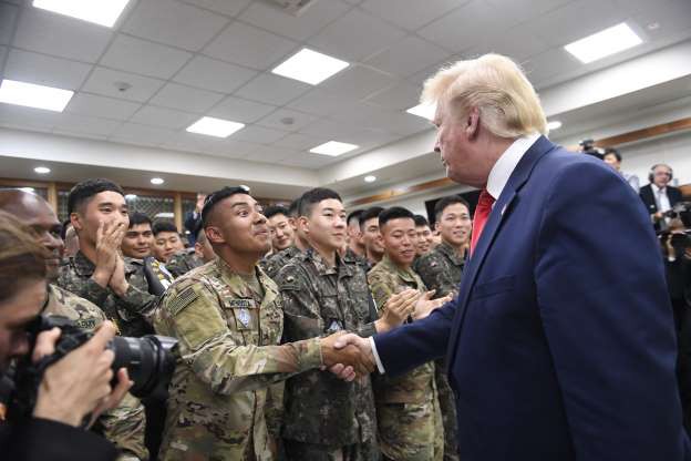 Toàn cảnh chuyến thăm của ông Trump tới DMZ - Ảnh 12.