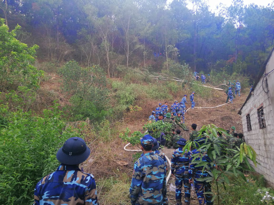 Cháy rừng kinh hoàng ở Hà Tĩnh: Lập chốt chặn trên QL 1A cũ, sơ tán dân - Ảnh 11.