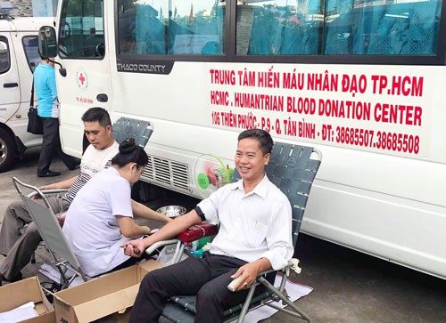 373 CNVC-LĐ hiến máu tình nguyện - Ảnh 1.
