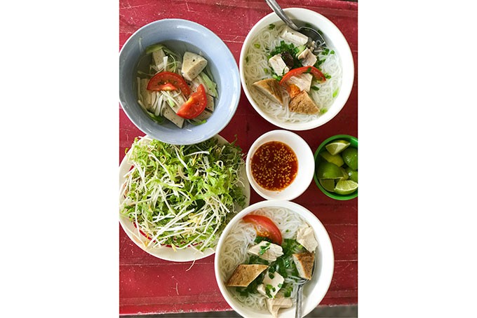 Hấp dẫn b&uacute;n c&aacute; Ninh Đ&ocirc;ng - Ảnh 1.