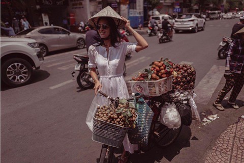 Hành trình xuyên Việt của cháu gái tỉ phú Anh - Ảnh 7.