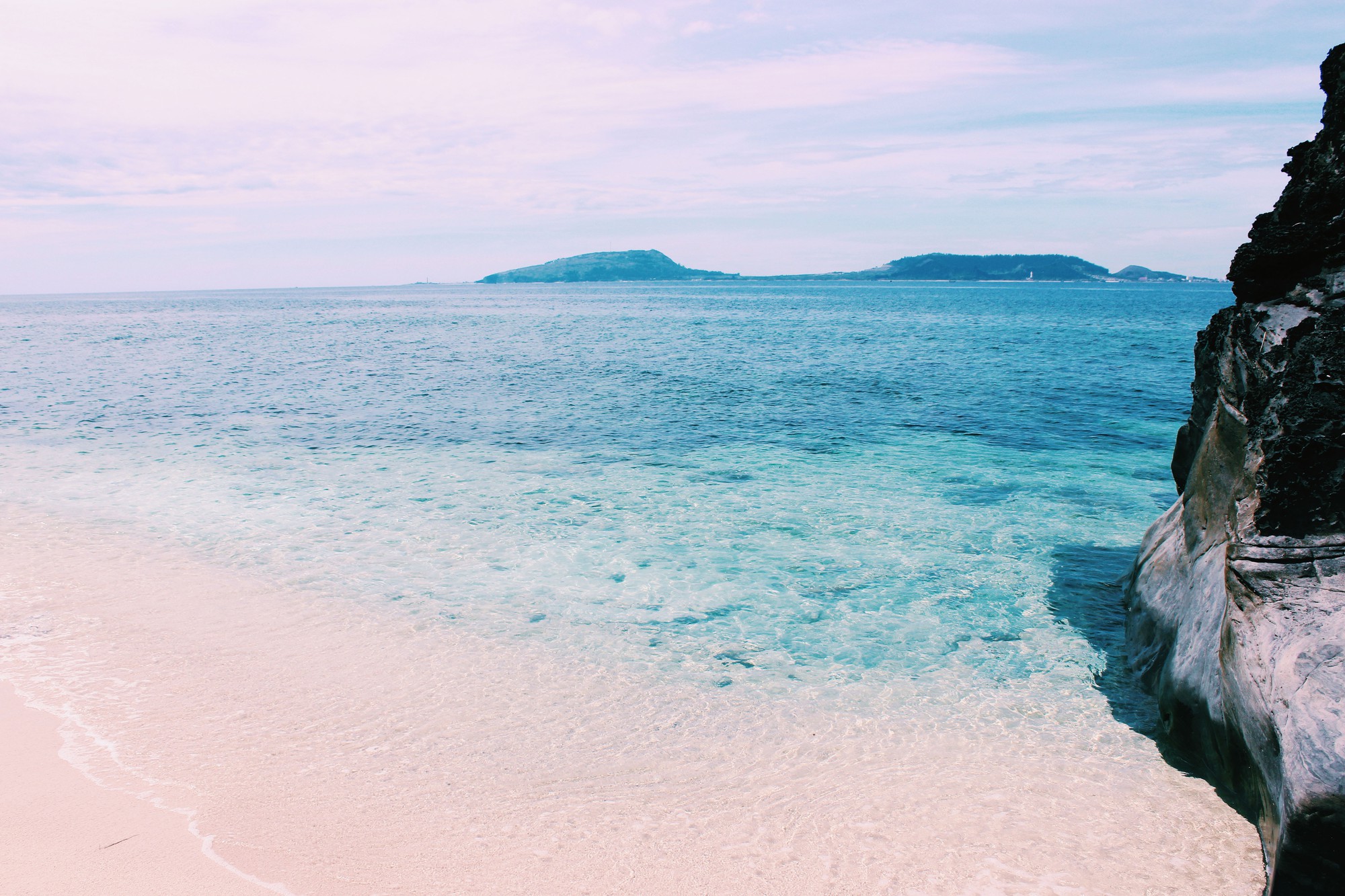 Chết lịm ở đảo B&eacute; - Ảnh 2.