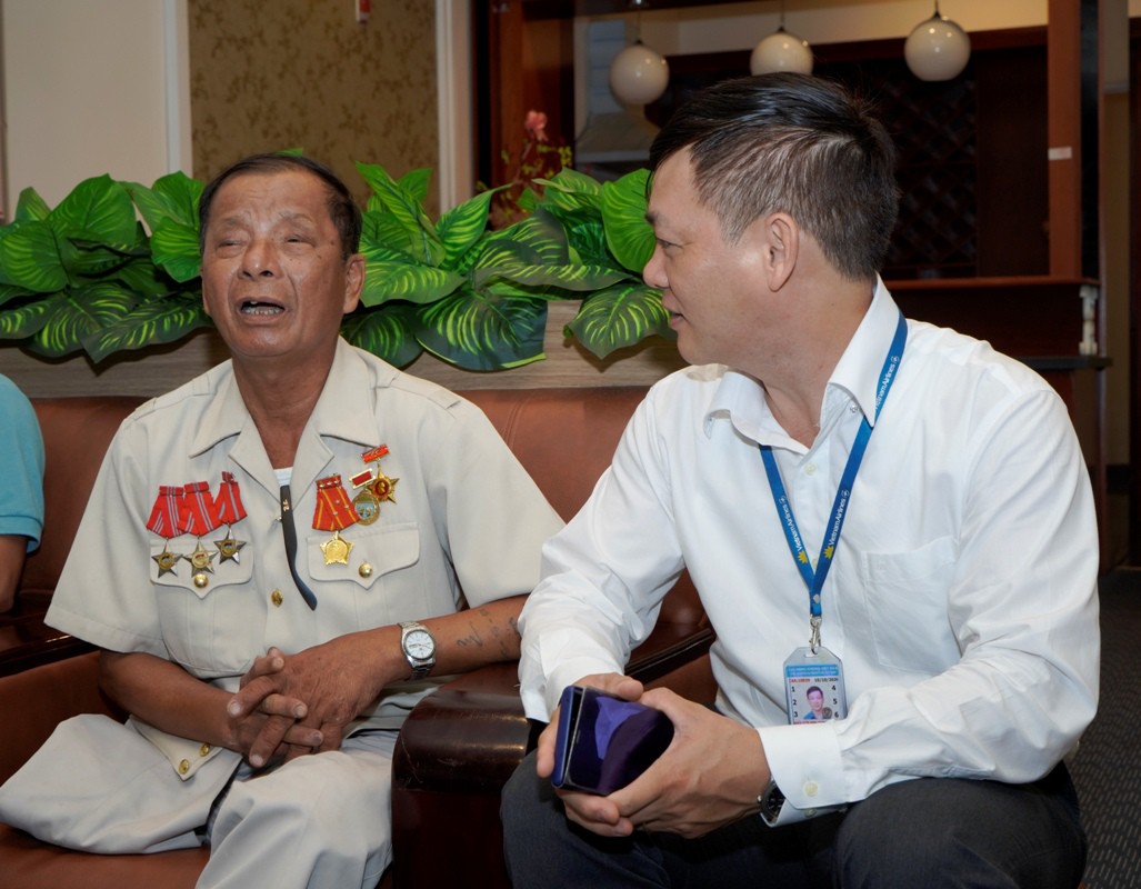 Hành trình đặc biệt tới Hà Nội của cựu tù Côn Đảo và thương binh chiến trường Campuchia - Ảnh 2.