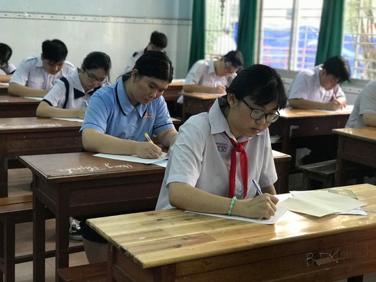 TP HCM điều chỉnh điểm chuẩn vào lớp 10 Trường THPT Nguyễn Hiền - Ảnh 1.