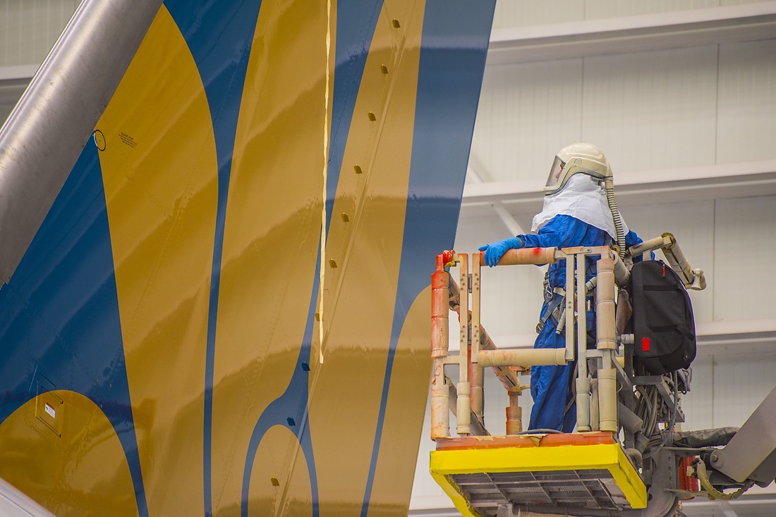 Clip cận cảnh quá trình lắp ráp, sơn siêu máy bay Boeing 787-10 cho Việt Nam - Ảnh 8.