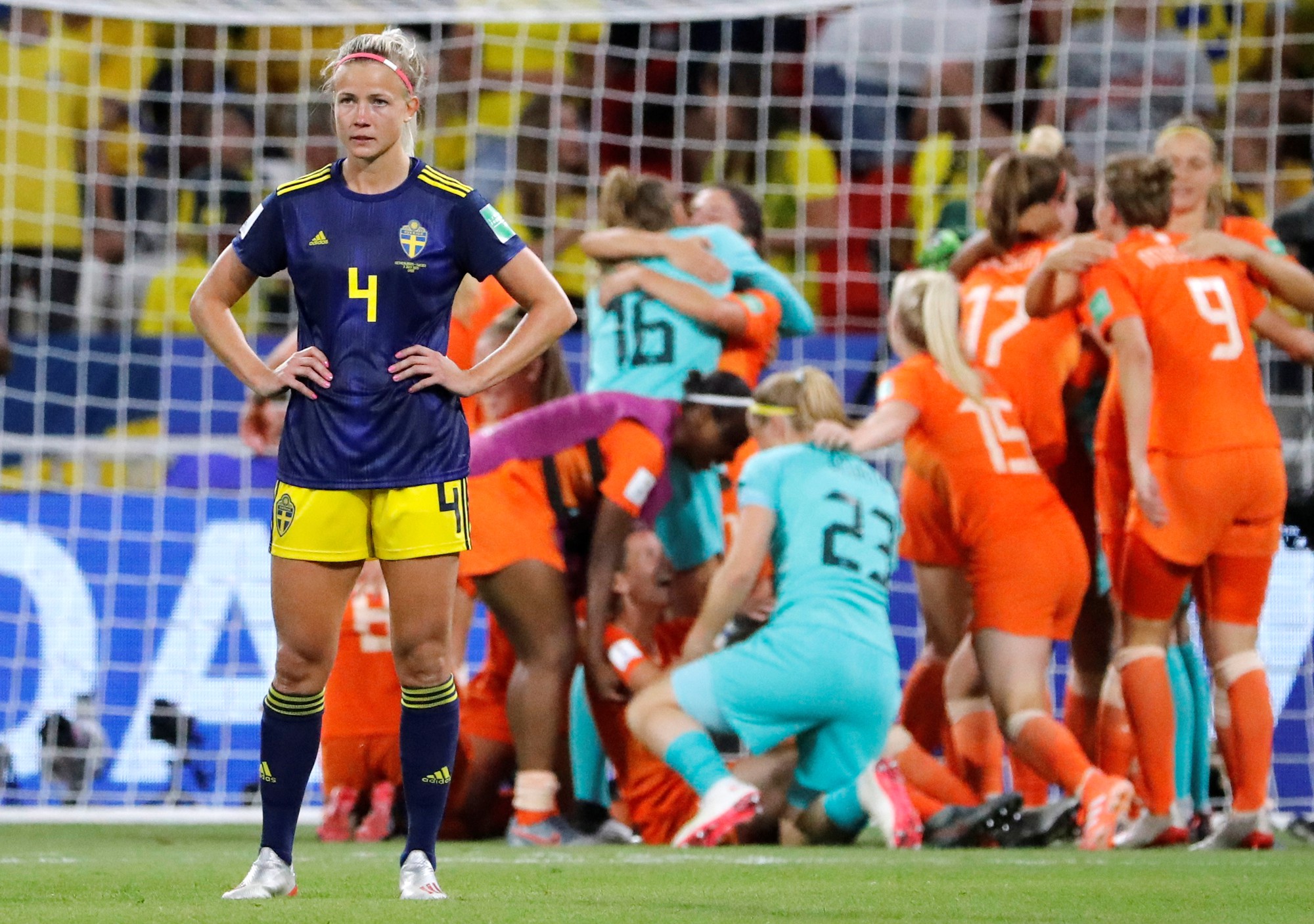 Hà Lan vào chung kết World Cup nữ nhờ bàn thắng vàng - Ảnh 8.