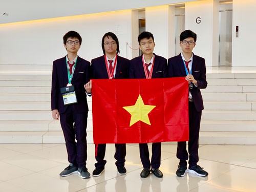 Việt Nam đoạt 2 huy chương vàng Olympic Tin học quốc tế - Ảnh 1.