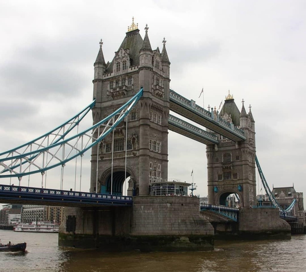 Bản sao cầu Vàng, tháp Eiffel ở Trung Quốc gây chú ý mạng - Ảnh 8. Bản sao cầu Vàng, tháp Eiffel ở Trung Quốc gây chú ý mạng - Ảnh 8.