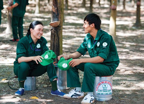 Khuyến khích công nhân cao su phát huy sáng tạo - Ảnh 1.