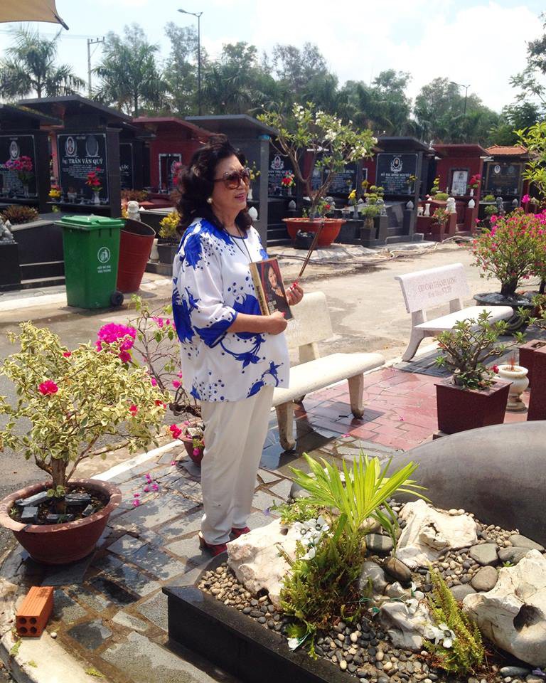 Kỳ nữ Kim Cương nhớ Lá sầu riêng trong ngày độc lập - Ảnh 3. Kỳ nữ Kim Cương nhớ Lá sầu riêng trong ngày độc lập - Ảnh 3.