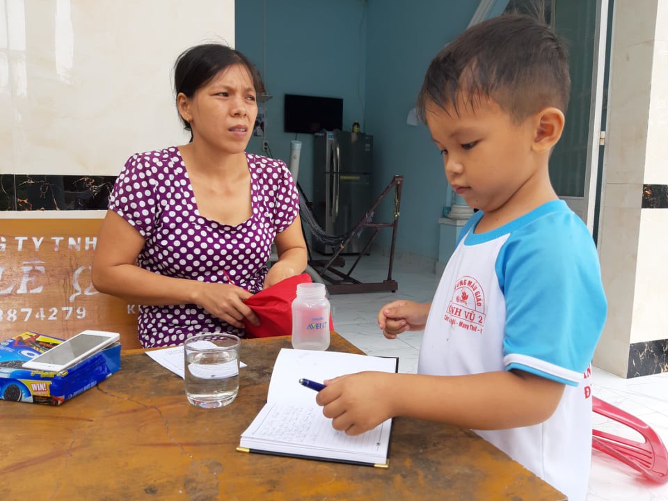 Gặp lại bé trai bị đâm thấu sọ, được bác sĩ cứu sống thần kỳ - Ảnh 10.