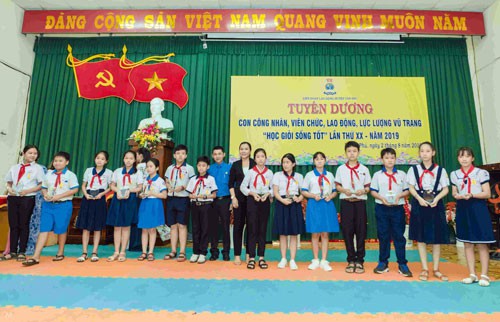 ĐỒNG NAI: Tuyên dương con CNVC-LĐ Học giỏi - sống tốt - Ảnh 1.