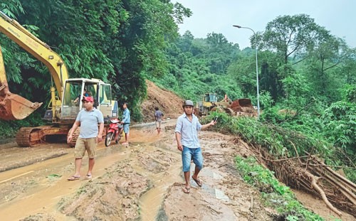 Mưa lớn hiếm gặp gây lũ lụt ở Tây Nguyên và Nam Bộ - Ảnh 2.