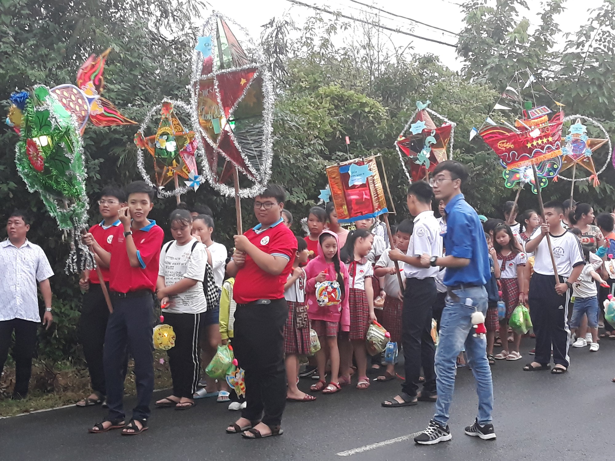 Quý Bình, Hạnh Thúy... hết lòng vì trẻ em! - Ảnh 18.