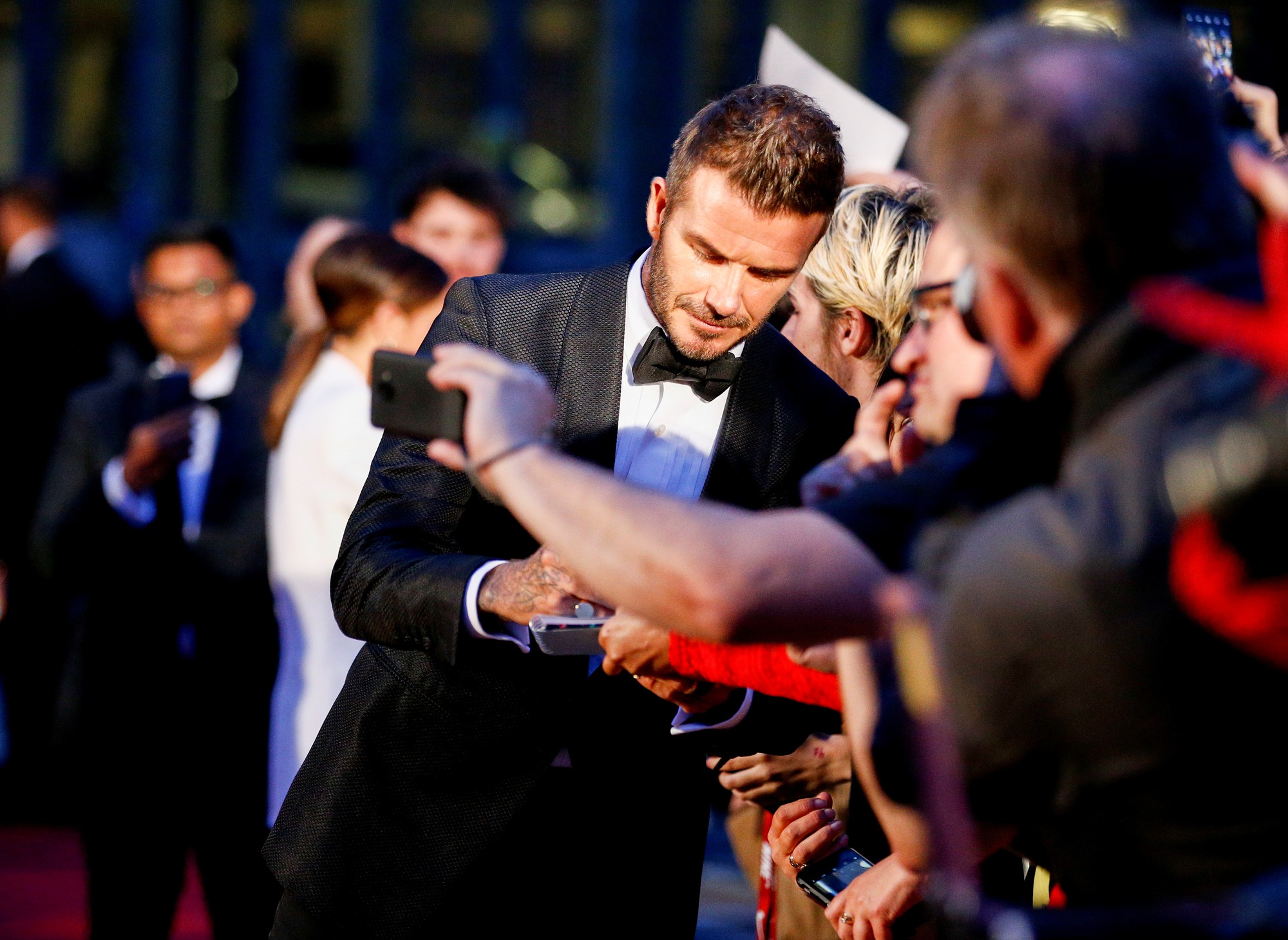 Pai de Lionel Messi discutiu o futuro com David Beckham - Foto 1. Bố Lionel Messi bàn bạc tương lai với David Beckham - Ảnh 1.