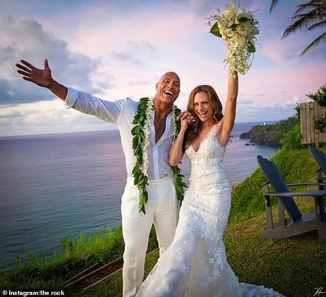 Actor The Rock shows off discreet wedding photos - Photo 10.