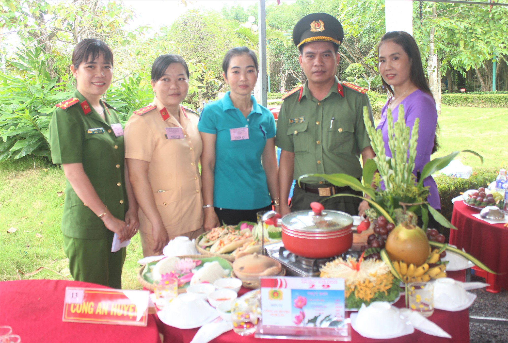 Hàng ngàn người dân Bạc Liêu đến dự ngày giỗ Bác Hồ - Ảnh 9.