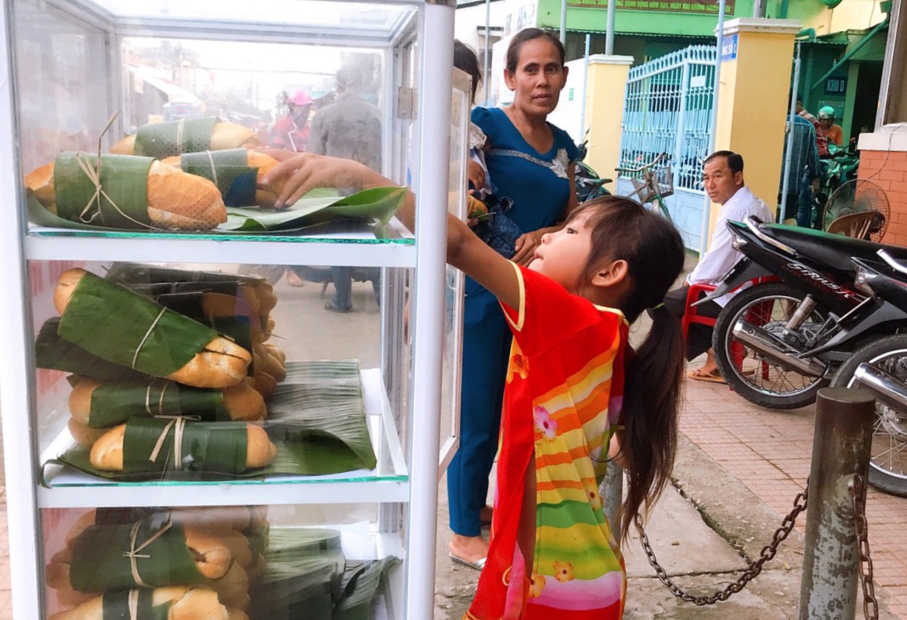 Ấm lòng với mô hình “Bánh mì xanh” lan tỏa yêu thương, bảo vệ môi trường - Ảnh 16.