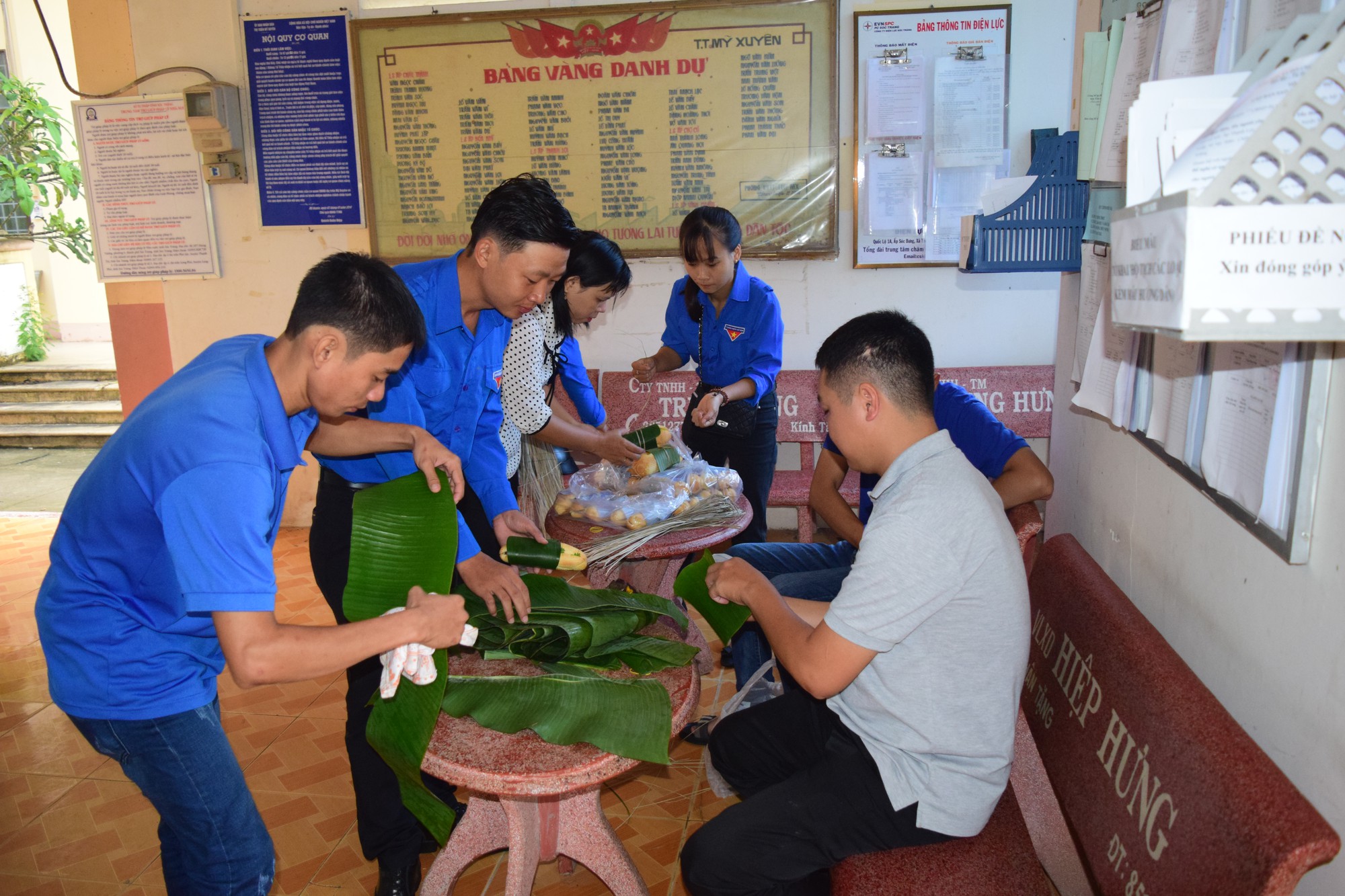 Ấm lòng với mô hình “Bánh mì xanh” lan tỏa yêu thương, bảo vệ môi trường - Ảnh 2.