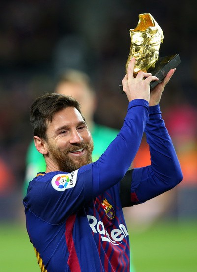 Nhận Chiếc giày vàng thứ 6, Messi tri ân hai nhân vật đặc biệt - Ảnh 7.