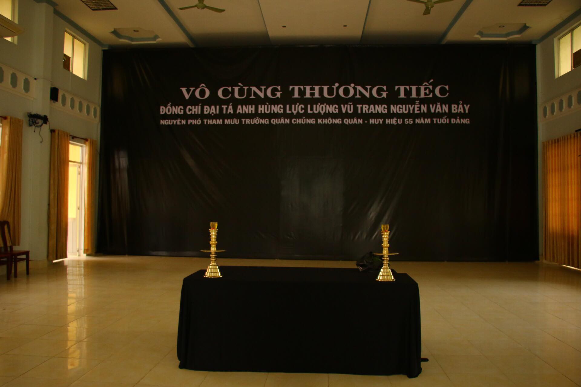 Lễ viếng Đại tá phi công Nguyễn Văn Bảy đang diễn ra tại quê nhà - Ảnh 10.