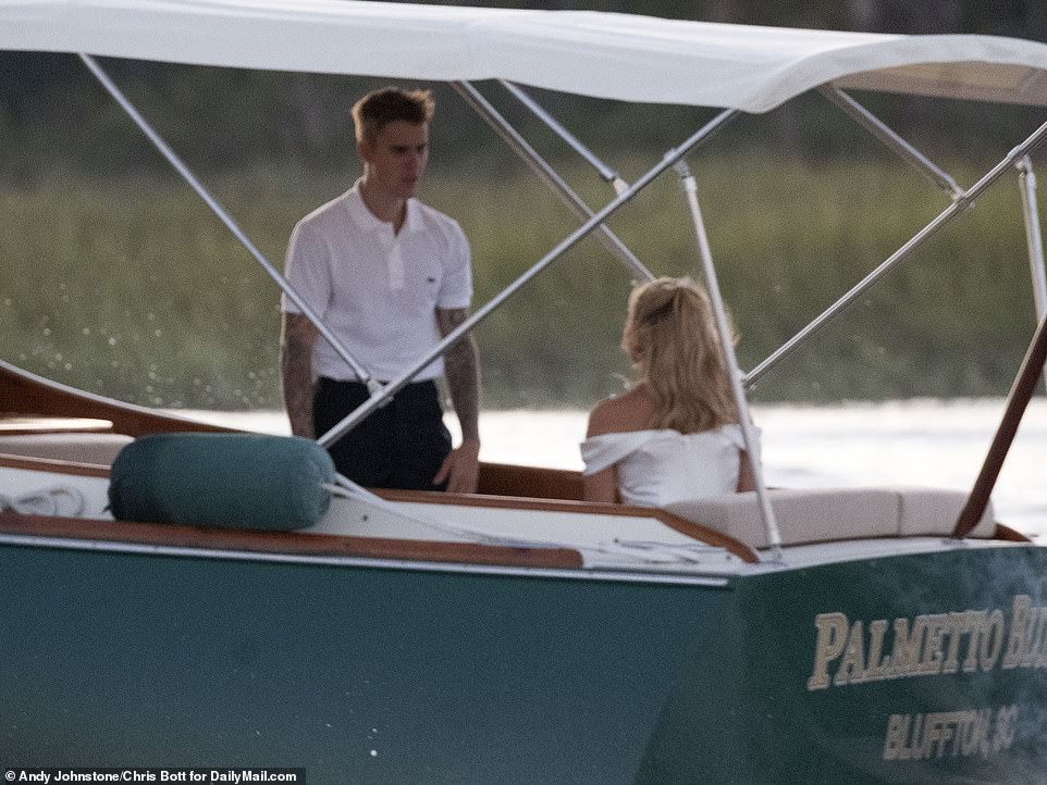 Justin Bieber và Hailey Baldwin đẹp đôi trước giờ cưới - Ảnh 1.