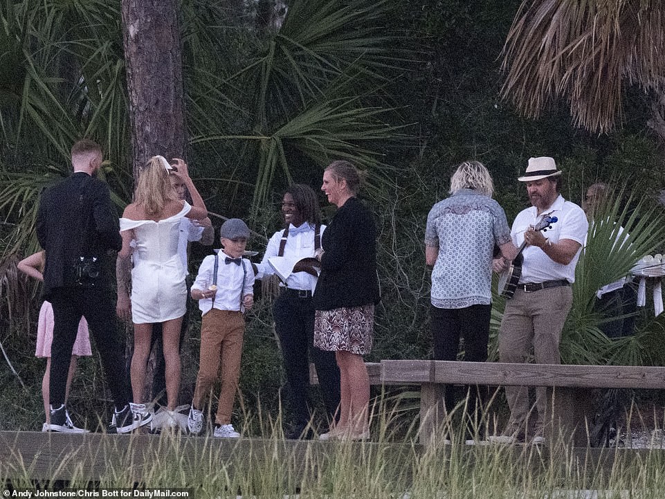 Justin Bieber và Hailey Baldwin đẹp đôi trước giờ cưới - Ảnh 11.