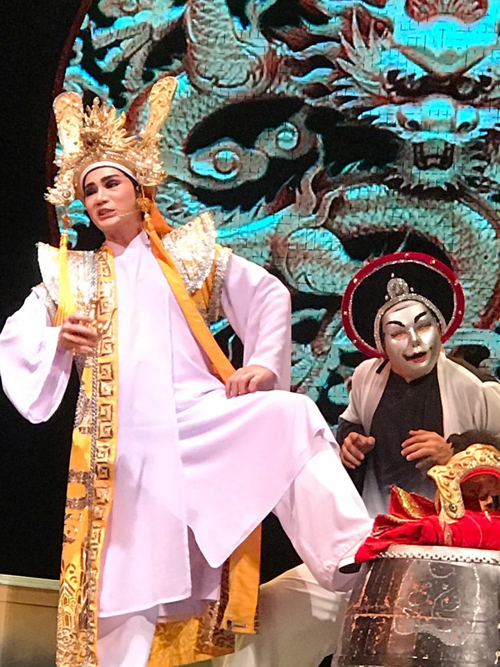 NSƯT Lê Nguyên Đạt chào sân trước thềm liên hoan quốc tế - Ảnh 3. NSƯT Lê Nguyên Đạt chào sân trước thềm liên hoan quốc tế - Ảnh 3.