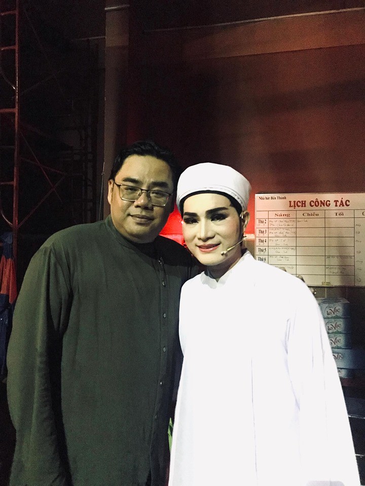 NSƯT Lê Nguyên Đạt chào sân trước thềm liên hoan quốc tế - Ảnh 2. NSƯT Lê Nguyên Đạt chào sân trước thềm liên hoan quốc tế - Ảnh 2.