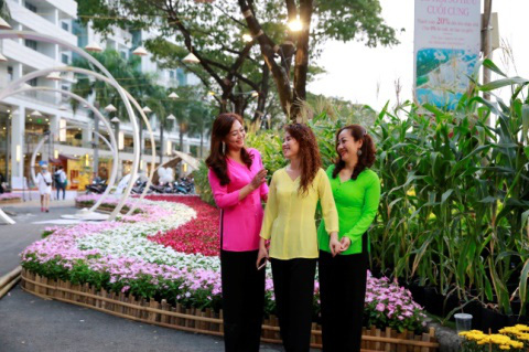 Hội Hoa Xuân Phú Mỹ Hưng 2020 rộn ràng trước ngày khai mạc - Ảnh 4.