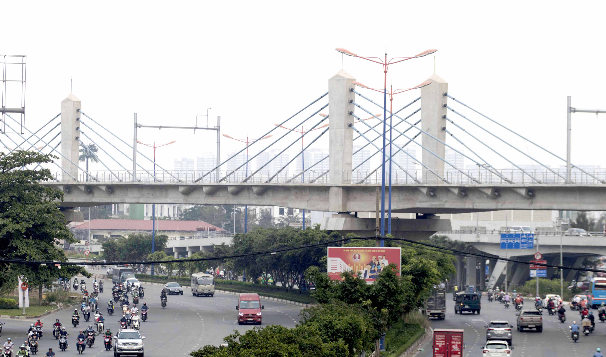 Cận cảnh metro số 1 sắp ra mắt tại TP HCM - Ảnh 2.