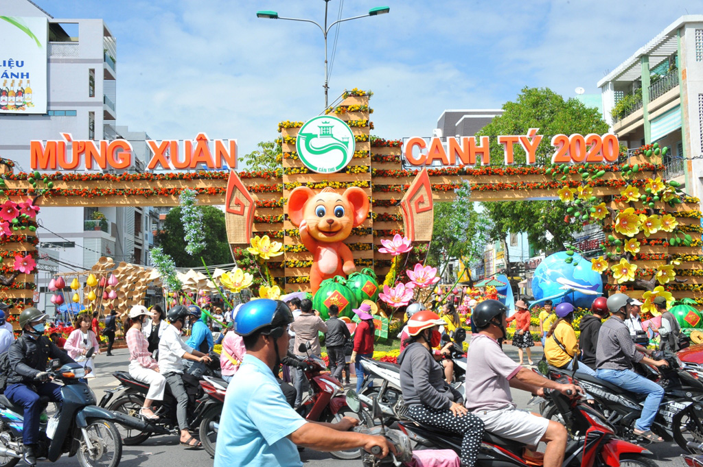 Ngắm những chú chuột làm nông dân ở đường hoa Xuân lớn nhất miền Tây - Ảnh 20.