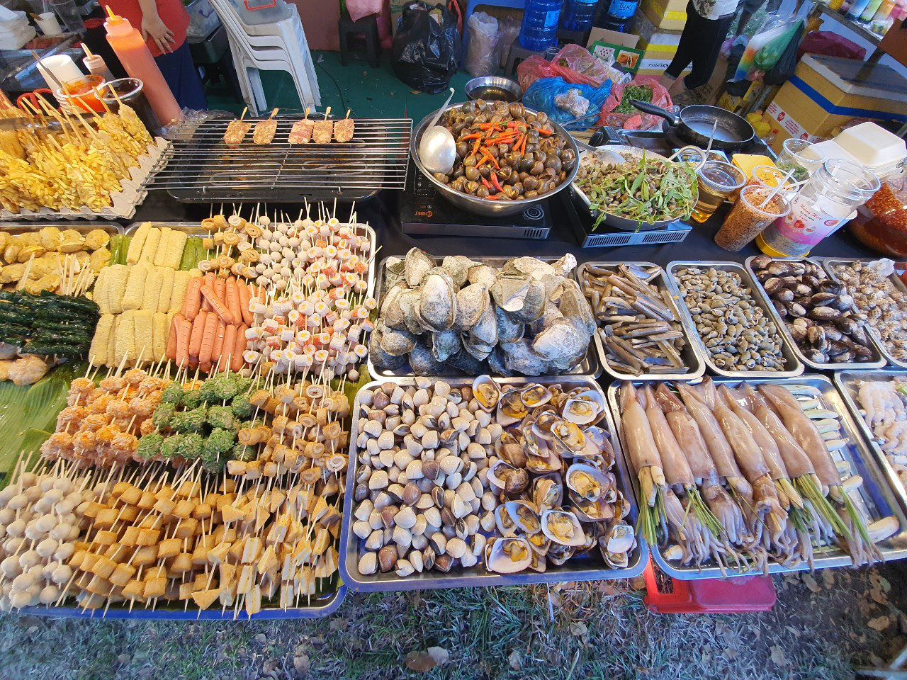 Cả trăm món ăn đặc sản tụ hội ở lễ hội Tết Việt - Ảnh 8.