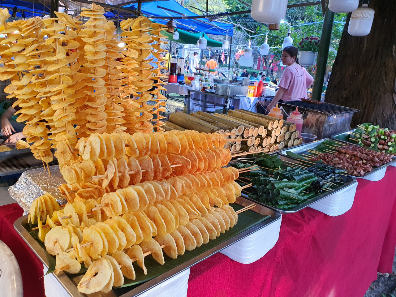Cả trăm món ăn đặc sản tụ hội ở lễ hội Tết Việt - Ảnh 7.