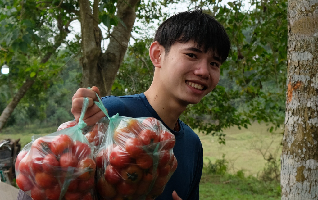 Hàng ngàn người đi chợ đánh nhau cầu may ở Thanh Hóa - Ảnh 22.