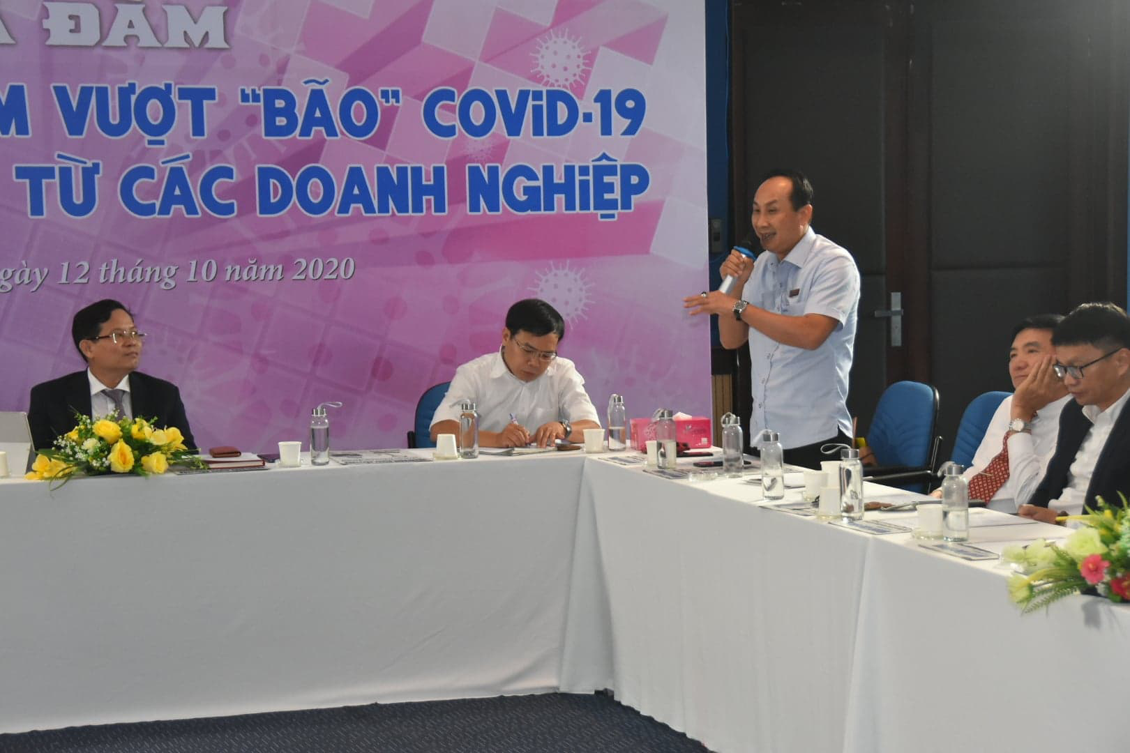 Nhiều bài học vượt bão Covid-19 độc đáo, đáng giá - Ảnh 15.