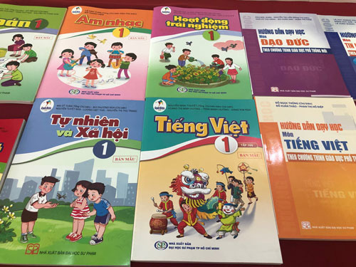 SGK Tiếng Việt lớp 1 vừa phát hành: Nên thu hồi! - Ảnh 1.