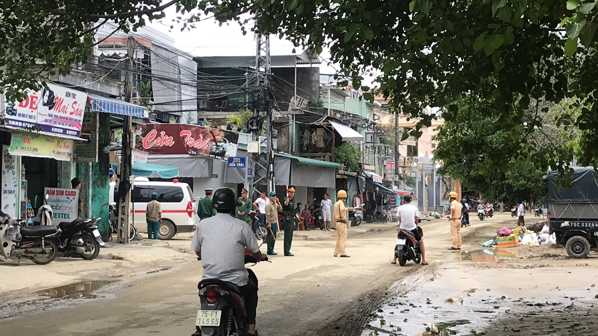 Đã tìm thấy 12 thi thể trong Đoàn cán bộ công tác gặp nạn ở khu Rào Trăng 3 - Ảnh 14.